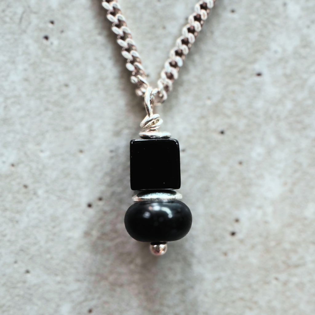 925er Silberkette mit Onyx – Kraft & Klarheit in einem Anhänger